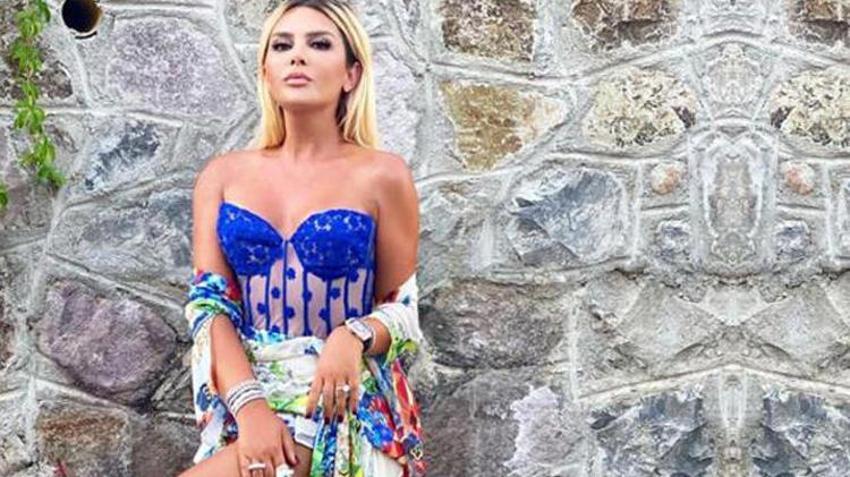 Selin Ciğerci transparan pantolon giydi! 'Külot modasına mı uydun?'