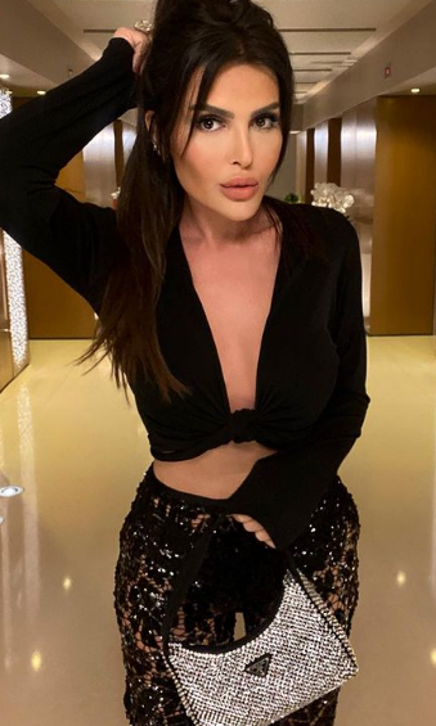 Selin Ciğerci transparan pantolon giydi! 'Külot modasına mı uydun?'