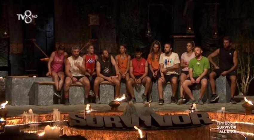 Survivor'da Mert ve Sude sevgili mi? Mert'ten bomba açıklama....