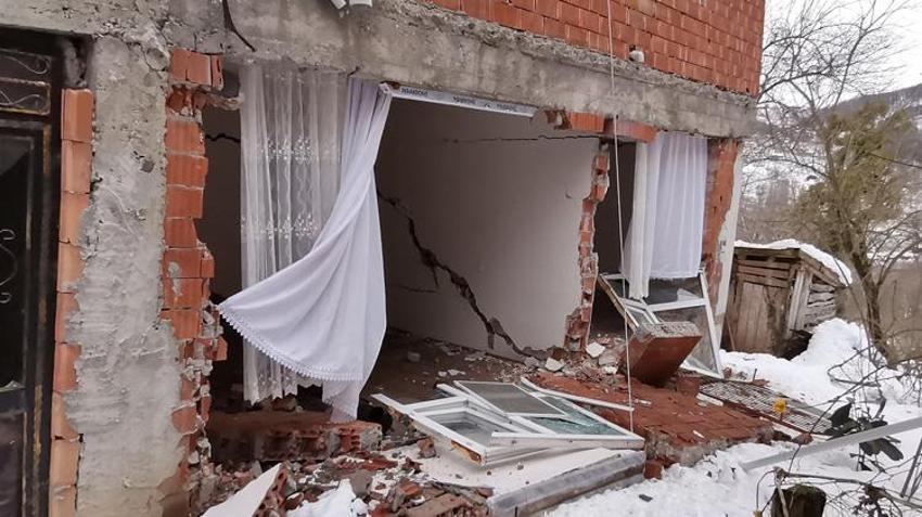 Ordu'da 1 mahalle kayıyor; 2 ev boşaltıldı, 10 ev tehlike altında