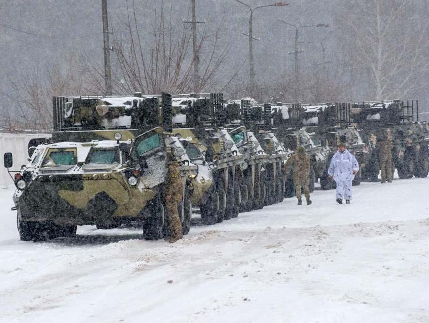 ABD ve İngiliz askerleri cephede! Rusya ve Ukrayna asker sayısını artıyor... Polonya 1 milyon Ukraynalı göçmen bekliyor...