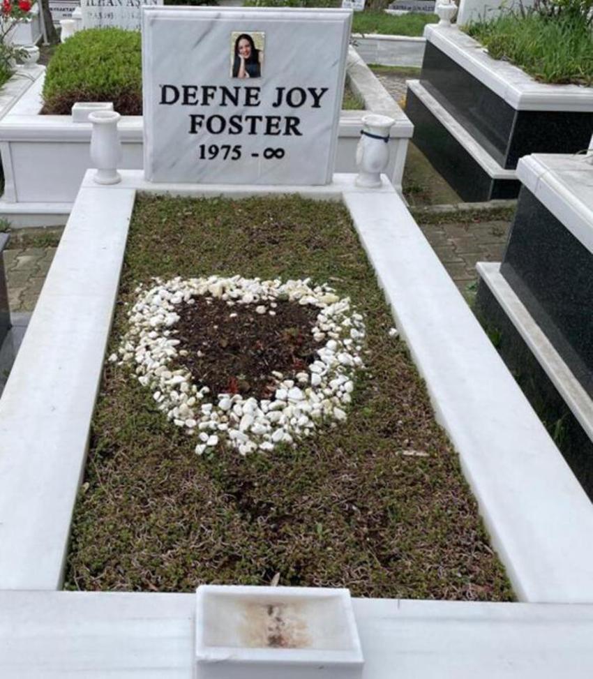 Defne Joy Foster’ın 11'inci ölüm yıl dönümü! Mezarı boş kaldı...