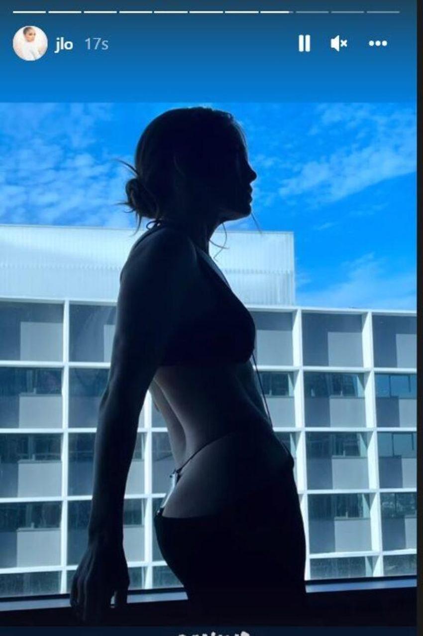 Jennifer Lopez kusursuz fiziğiyle sosyal medyayı salladı!
