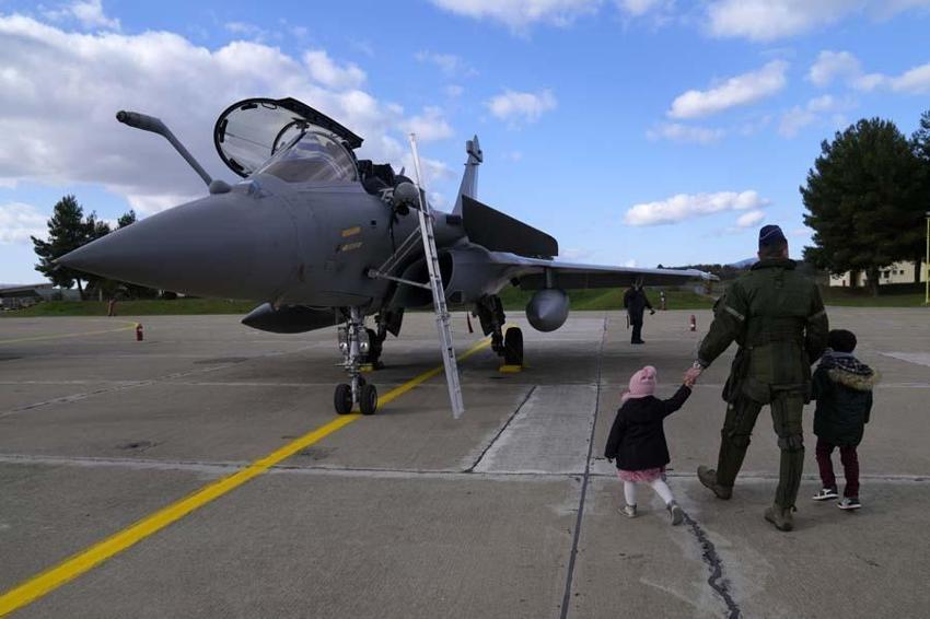 Yunanistan'dan Bayraktar TB2 itirafı geldi: 200 Rafale alsak ne yazar? Türk İHA’larını düşürmeliyiz!