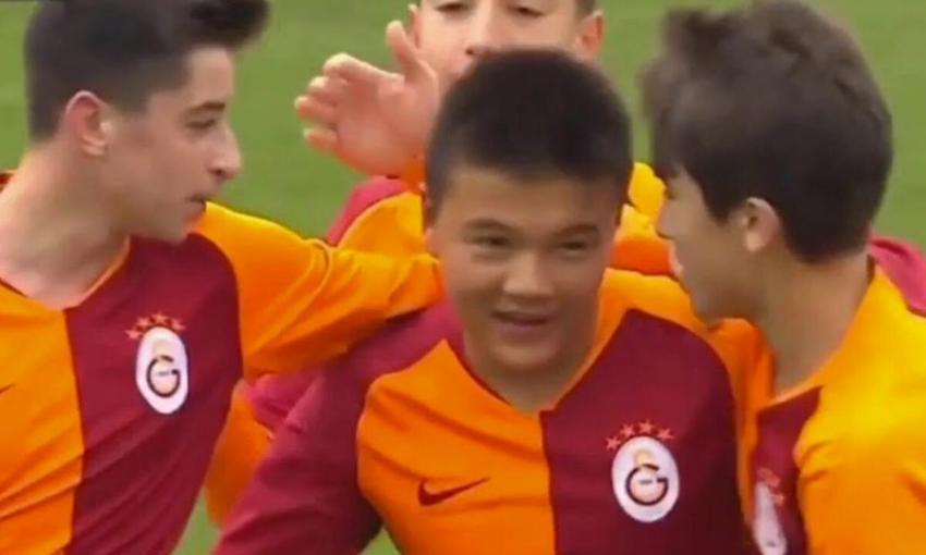 Galatasaray'ın 16'lık yıldız adayı Beknaz Almazbekov Fenerbahçe'yi yine yıktı!