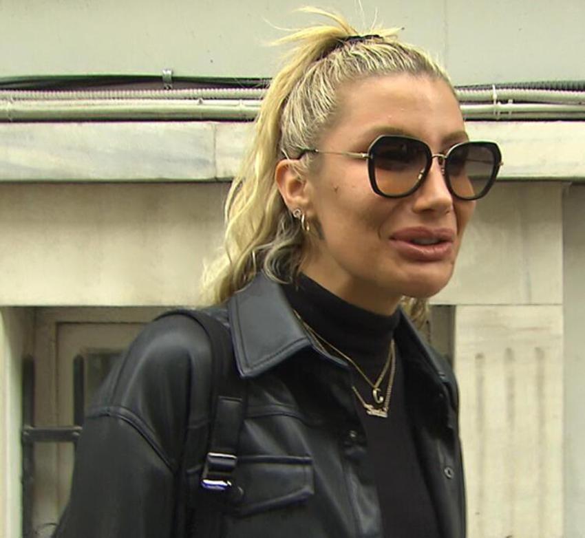 İrem Derici'den Hande Yener itirafı!