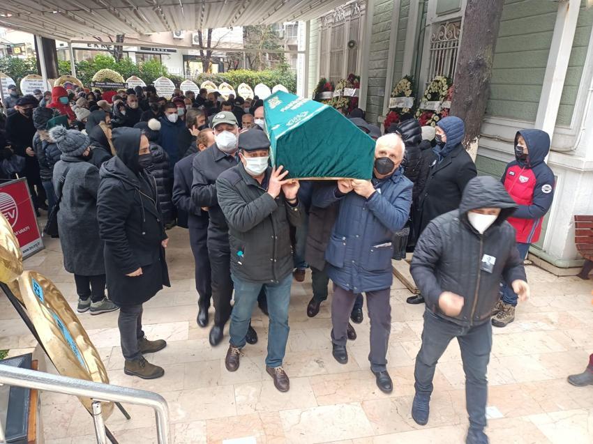 Erol Evgin'in büyük acısı! Ağabeyi son yolculuğuna uğurlandı!