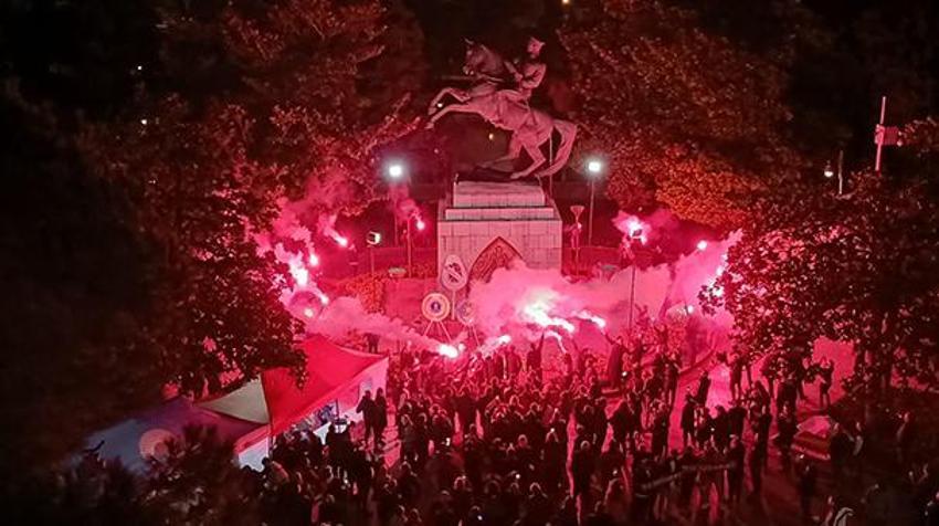 Samsun'da Atatürk Anıtı'na saldırıda yeni gelişme! Nöbet başladı, binlerce vatandaş meydanda...