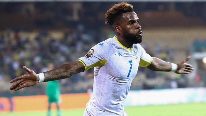 Boupendza yola çıktı yıldız golcü eşyalarını topladı!