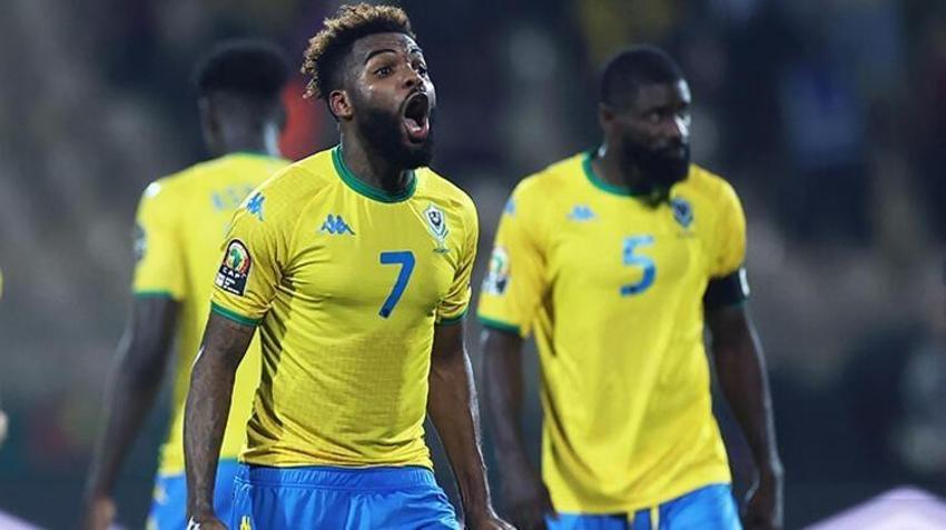 Boupendza yola çıktı yıldız golcü eşyalarını topladı!