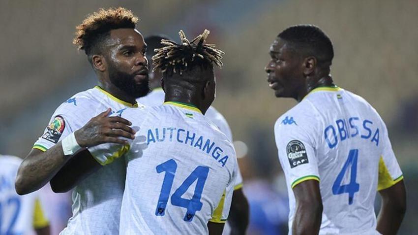 Boupendza yola çıktı yıldız golcü eşyalarını topladı!