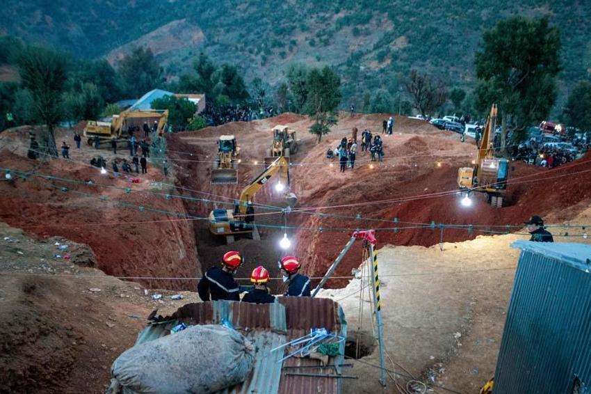 Fas nefesini tuttu 5 yaşındaki çocuğun kurtarılmasını bekliyor! 32 metrelik kuyuya son 6 metre...