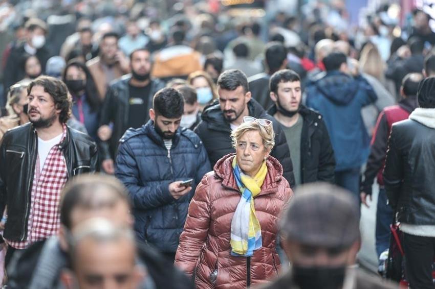  Türkiye'nin en büyük  ilçesi belli oldu! 57 ilden daha kalabalık, işte en büyük ve en küçük 10 ilçe...