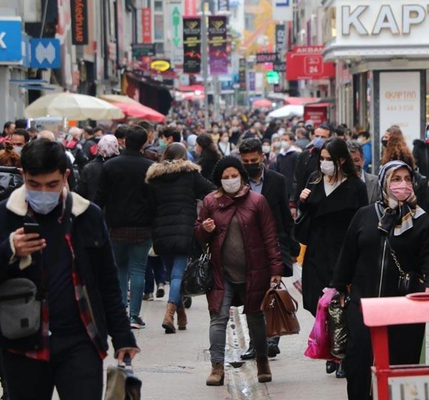  Türkiye'nin en büyük  ilçesi belli oldu! 57 ilden daha kalabalık, işte en büyük ve en küçük 10 ilçe...