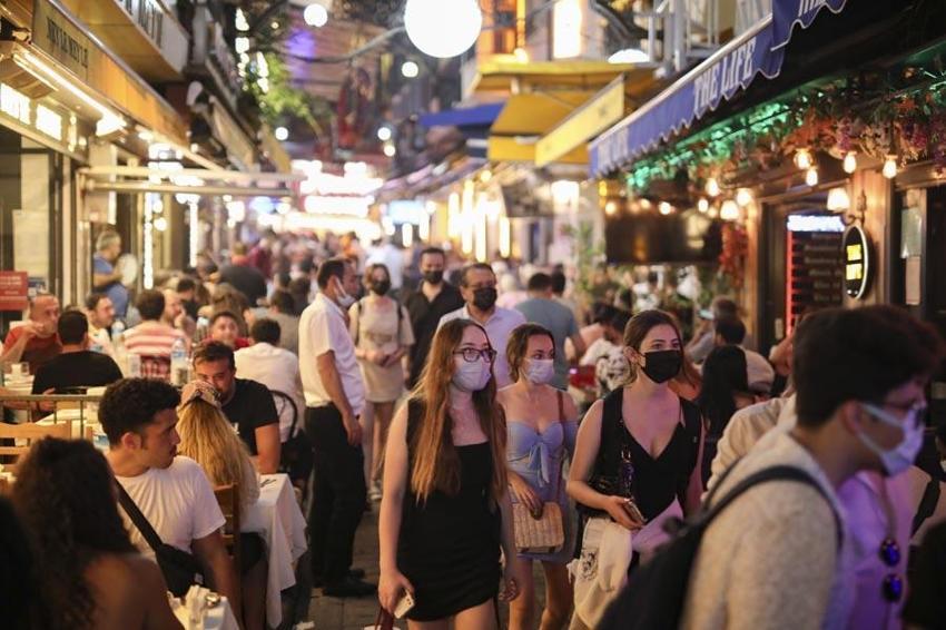  Türkiye'nin en büyük  ilçesi belli oldu! 57 ilden daha kalabalık, işte en büyük ve en küçük 10 ilçe...