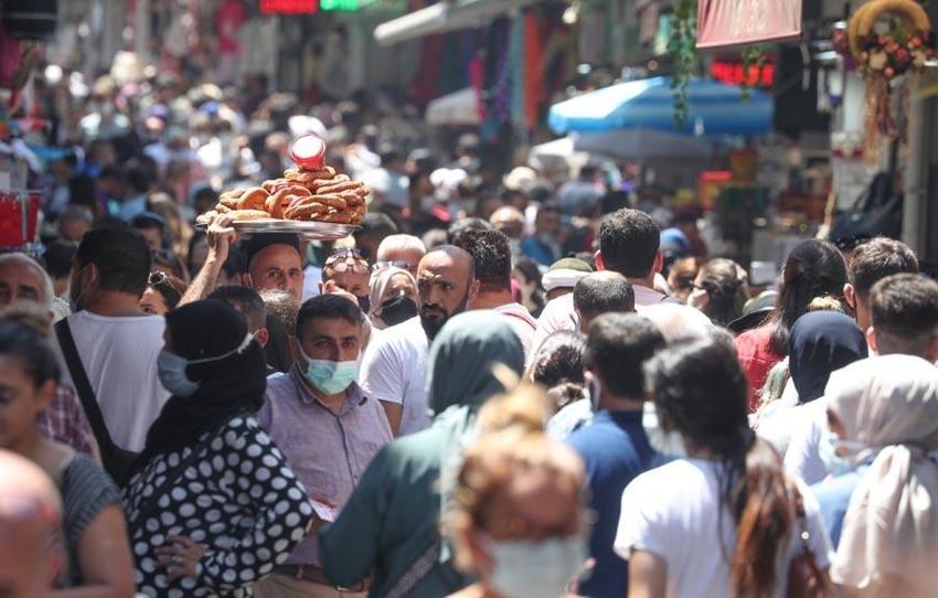  Türkiye'nin en büyük  ilçesi belli oldu! 57 ilden daha kalabalık, işte en büyük ve en küçük 10 ilçe...