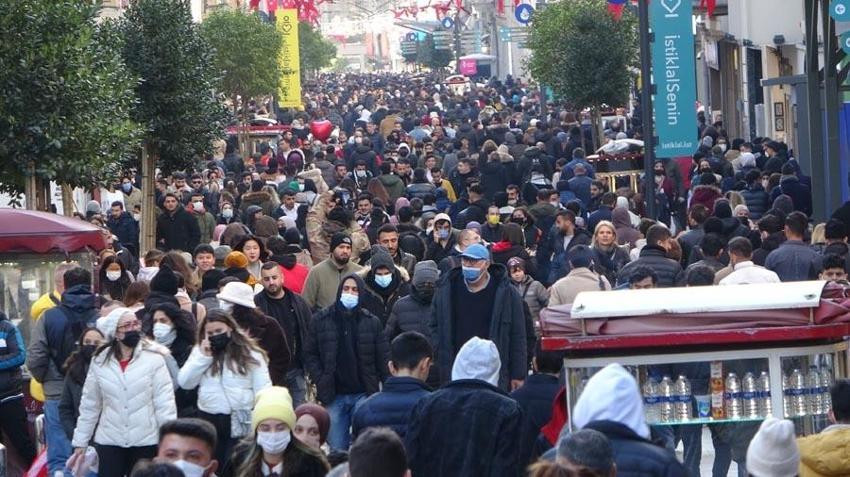  Türkiye'nin en büyük  ilçesi belli oldu! 57 ilden daha kalabalık, işte en büyük ve en küçük 10 ilçe...