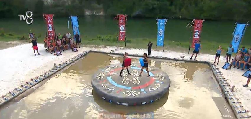 Survivor'da sürgün adasına kim gitti, Survivor'da eleme adayı kim oldu, Survivor dokunulmazlık oyununu kim kazandı! Acun Ilıcalı açıkladı: Nagihan, Berna, Bora ve Furkan...