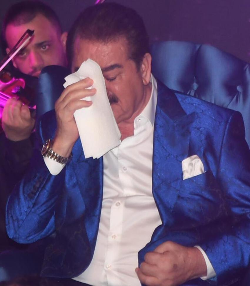 İbrahim Tatlıses’ten duygu dolu anlar! Sahnede gözyaşlarına boğuldu!