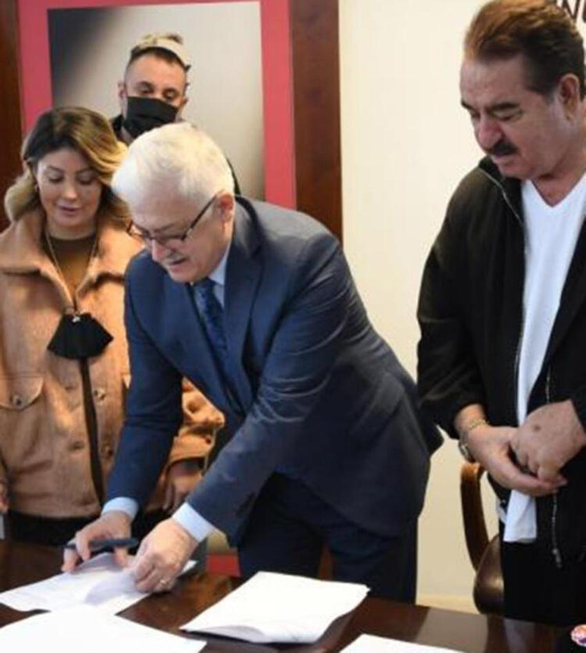 İbrahim Tatlıses’ten duygu dolu anlar! Sahnede gözyaşlarına boğuldu!