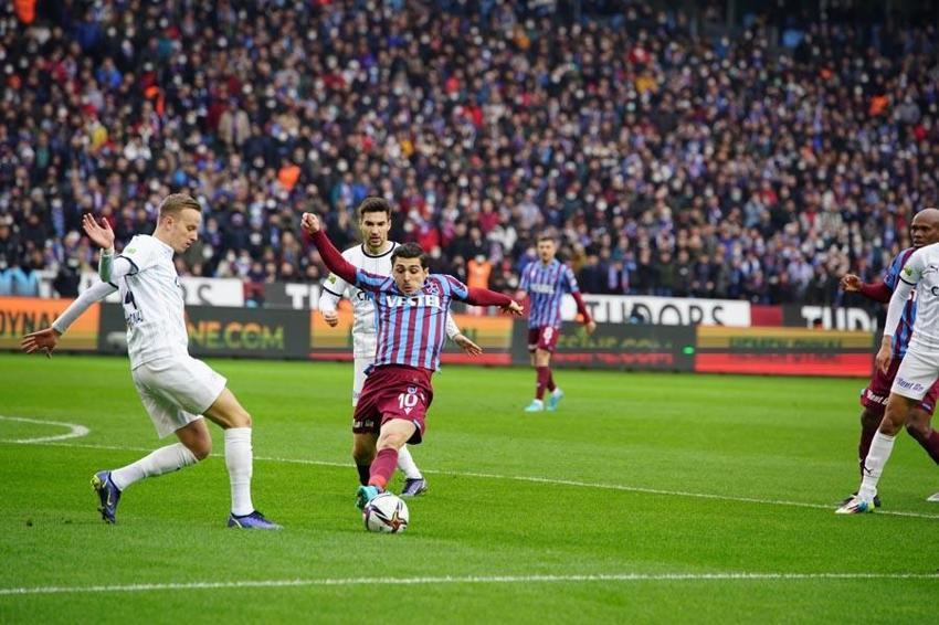 Ezeli rakiplerinin 20 puan önünde ama hala yaranamadı! Akılalmaz yorum 'Mahkum...'