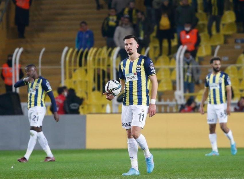 Fenerbahçe'de 6 yıldızın ismini açıkladı! 'Taraftarları Müslüm Baba'cı yaptınız'