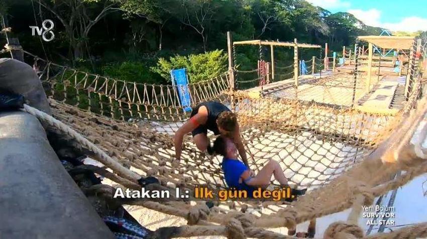 Survivor'da sürgün adasına kim gitti, Survivor'da eleme adayı kim oldu, dokunulmazlığı hangi takım kazandı! Acun Ilıcalı kötü haberi duyurdu: Sercan, Bora, Gizem ve Batuhan...