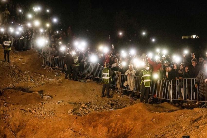 Fas kuyuda ölen 5 yaşındaki Rayan'a ağlıyor! Üç gün boyunca toprağı elleriyle kazdı ülkede kahraman ilan edildi...