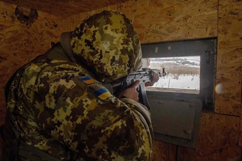Ukrayna, Rusya'ya karşılık Bayraktar TB2'leri sahaya sürüyor! Macron Kremlin'deki görüntüsüyle alay konusu oldu...