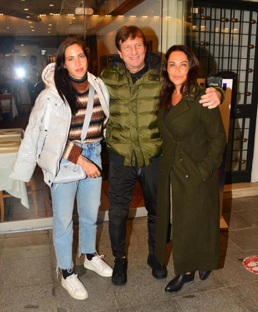 Hülya Avşar ve Kaya Çilingiroğlu'ndan aile pozu!