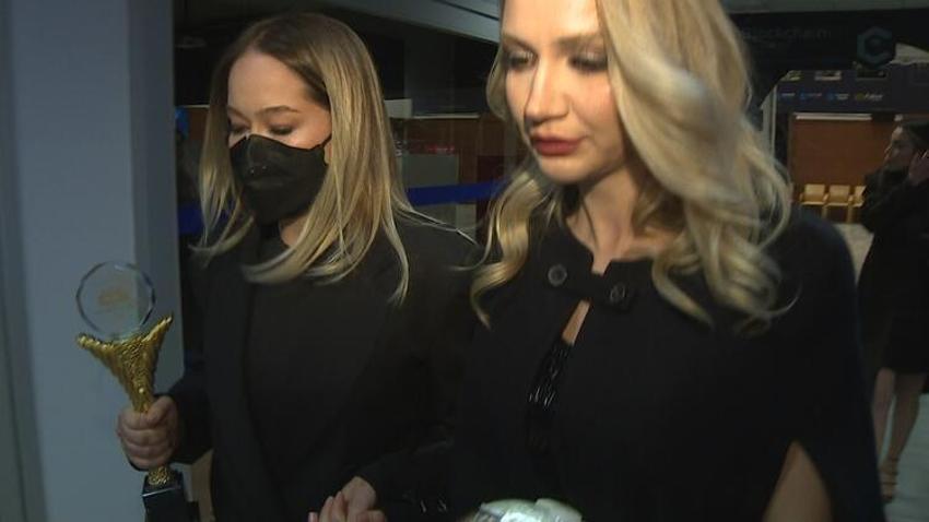 Şarkıcı Gülçin Ergül'ün zor anları! Ayakta durmakta güçlük çekti!