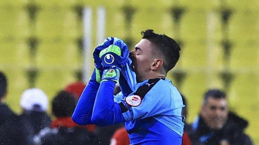 4 yılda 1 kupa kaldıramadı tribünler çığrından çıktı! Ali Koç'tan flaş istifa kararı