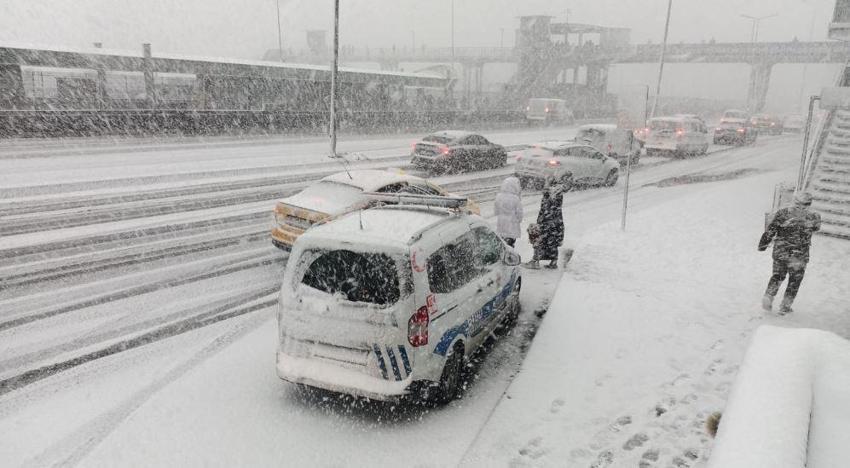Kar yağışı bitti derken turuncu kodlu alarm verildi! Meteoroloji'den son dakika açıklaması! Ve başladı, çok sayıda ilde...