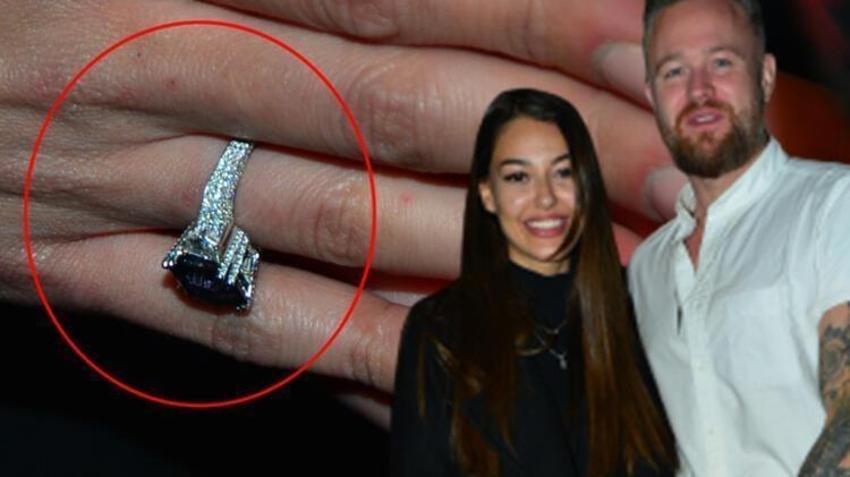 Dilan Çiçek Deniz evlilik hazırlığında! Gelinlik bakmaya başladı