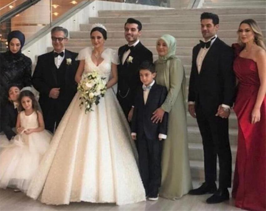 Hadise aşka geldi! Sevgililer Günü'nü beklemeden paylaştı