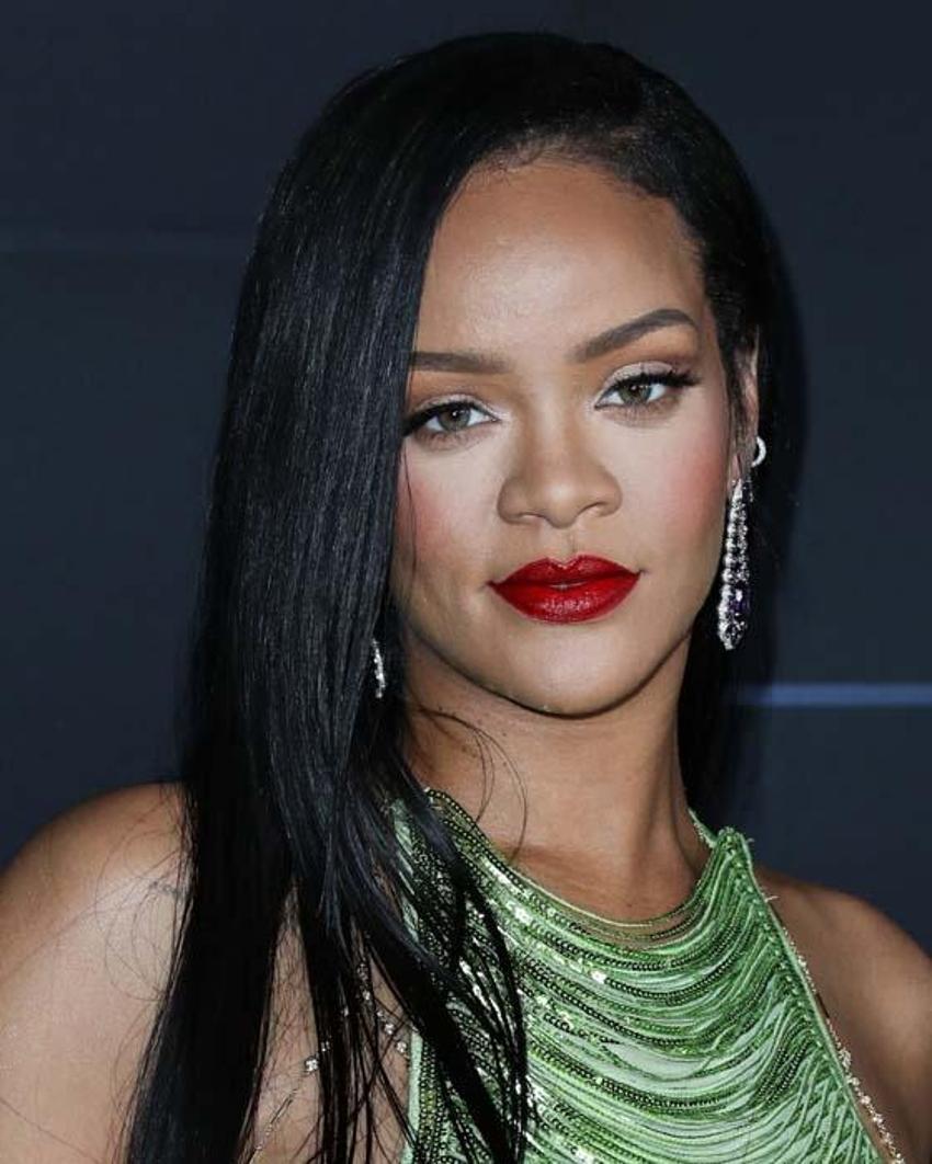Rihanna'nın hamile stili gündem oldu! Sevgilisi ile poz verdi