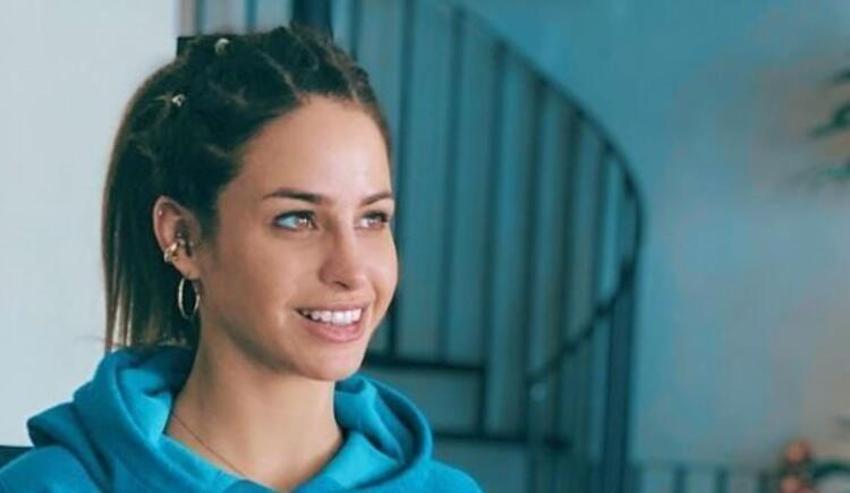 Büşra Pekin'den dikkat çeken açıklamalar: “Çantamda hep içlik taşırım!”