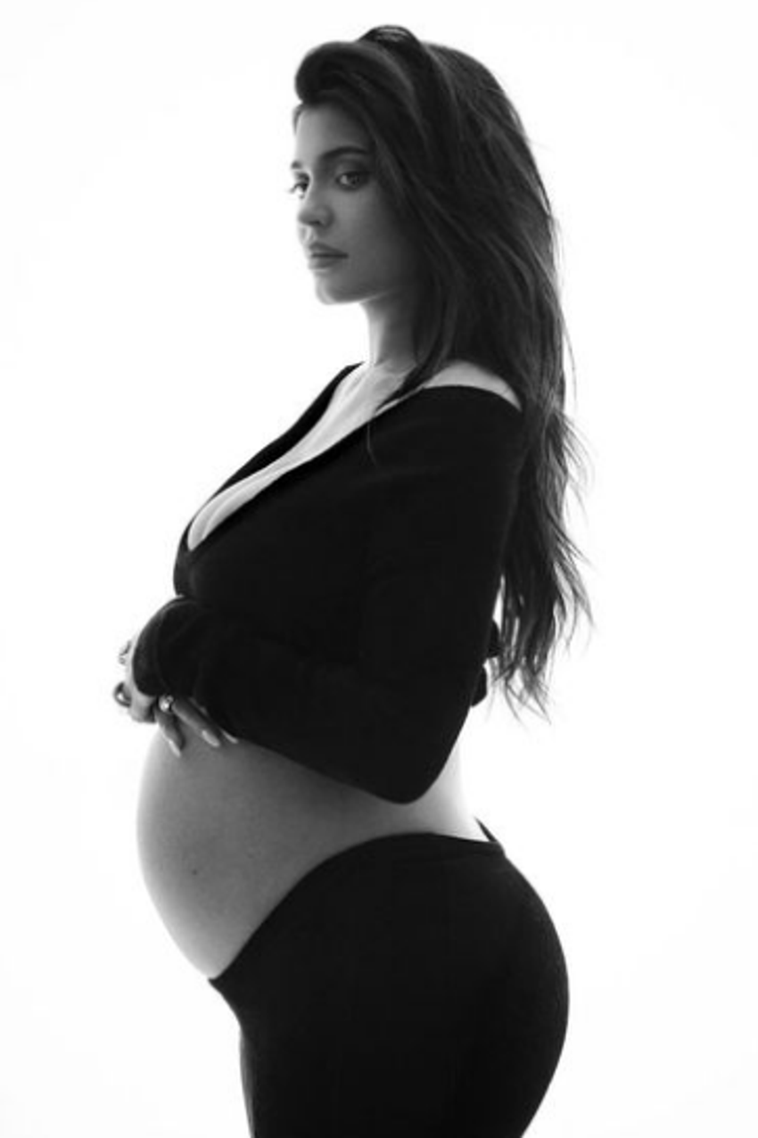 Kylie Jenner ters köşe yaptı! Bebeğinin adı...