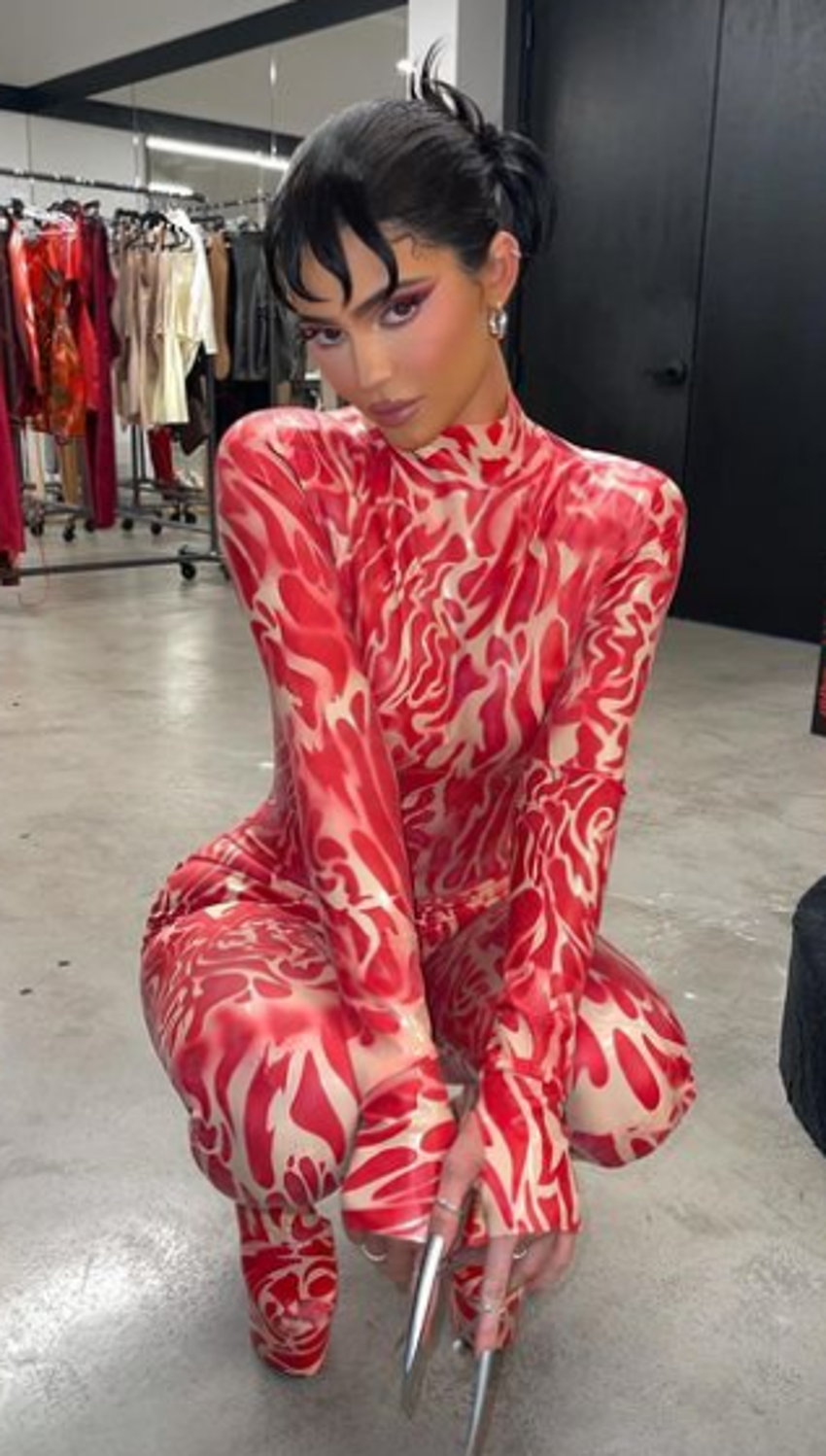 Kylie Jenner ters köşe yaptı! Bebeğinin adı...