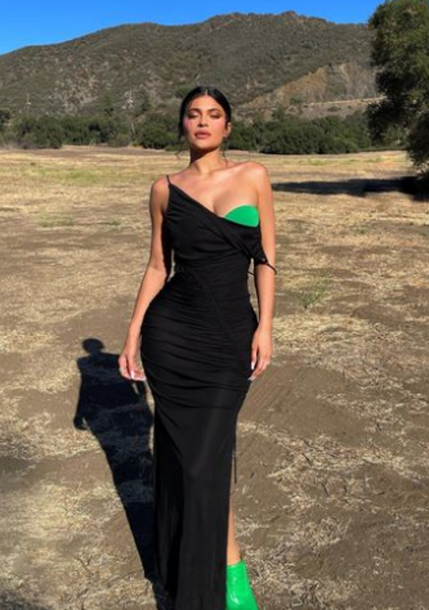 Kylie Jenner ters köşe yaptı! Bebeğinin adı...