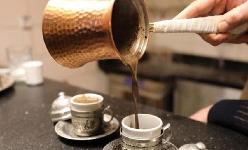 Kahve tüketenler dikkat! O hastalığı tetikliyor