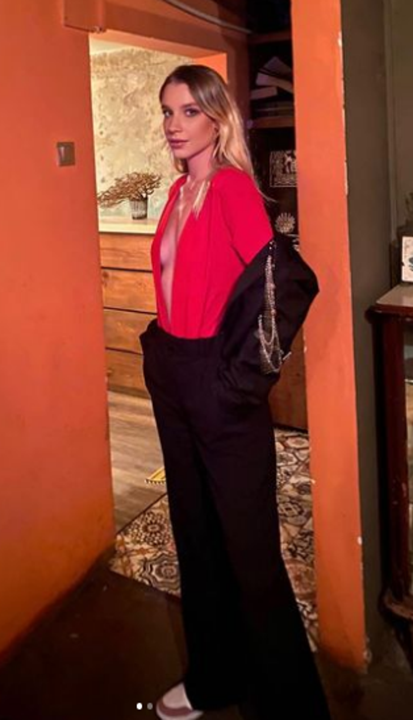 Ebrar Karakurt'tan ayrılan İmge'den olay yaratacak poz!