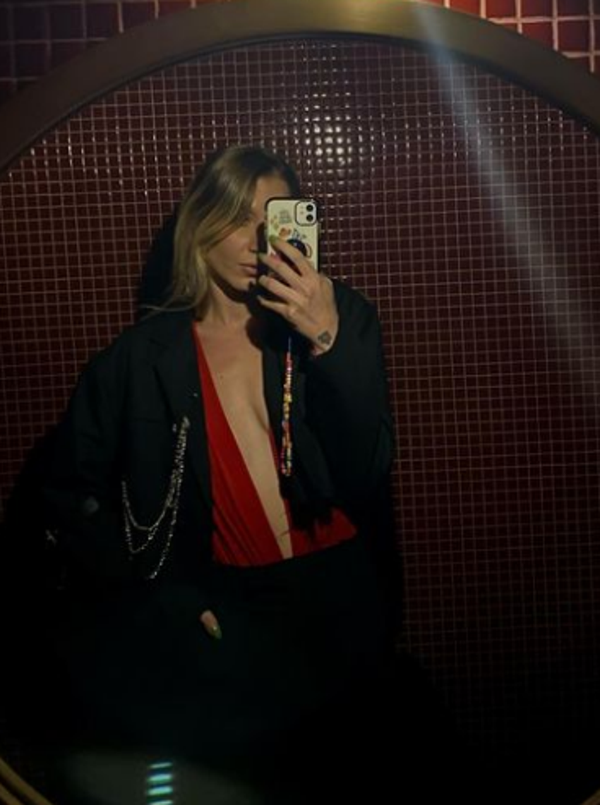 Ebrar Karakurt'tan ayrılan İmge'den olay yaratacak poz!