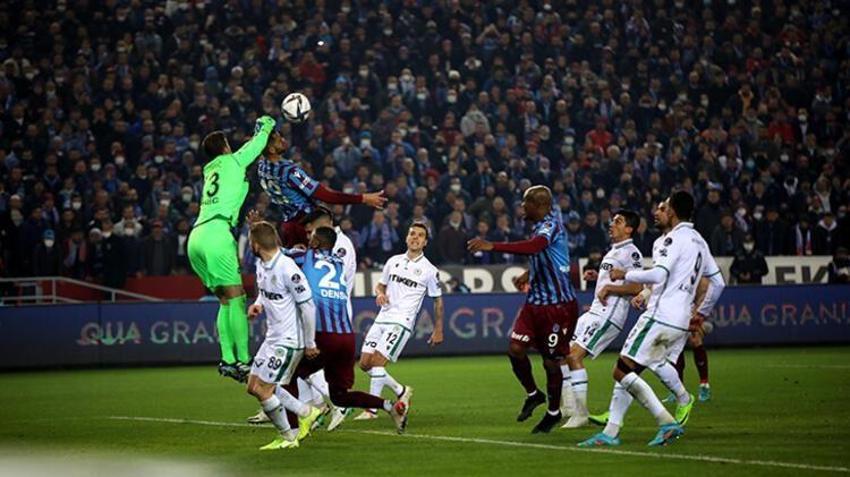 Trabzonspor-Konyaspor maçına damga vurdu! Kimse durduramıyor, Edin Visca yıktı geçti! Abdullah Avcı'dan flaş hamle, yıllar sonra ilk kez...