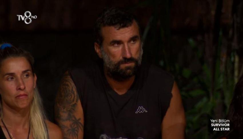 Survivor'da sürgün adasına kim gitti, Survivor'da eleme adayı kim oldu, işte dokunulmazlığı kazanan takım! Acun Ilıcalı açıkladı, şok hakaret sözleri...
