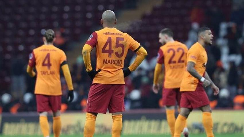 Galatasaray'da son dakika! Şampiyon teknik adam 'ben bu yükün altına girerim' dedi Burak Elmas'ı baskı altına aldı