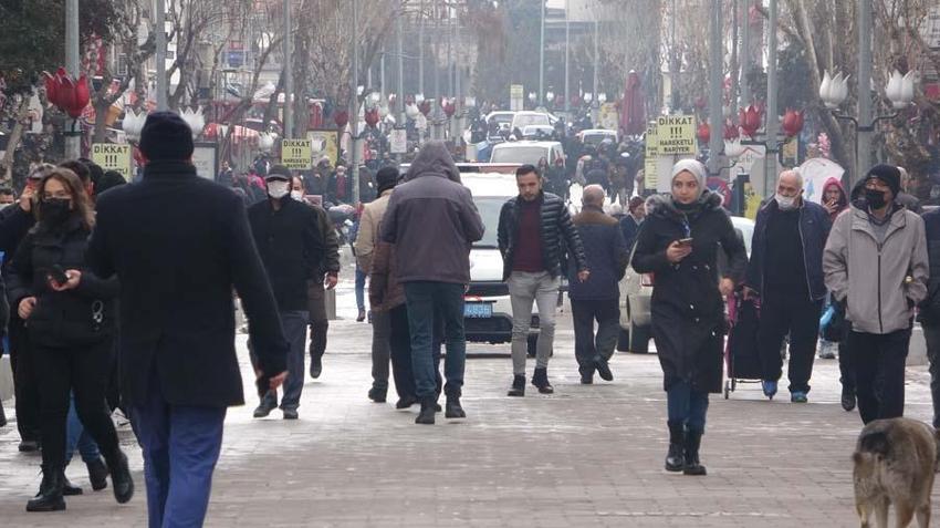 İllere göre haftalık vaka haritası belli oldu! Bakan Koca açıkladı: Zirvedeki iller değişti...