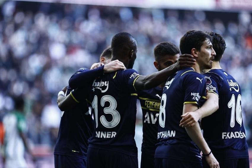 Fenerbahçe'de 4 yıldız şimdiden eşyalarını topladı! 2'si bedavaya diğer ikisi 45 milyon euro'ya...