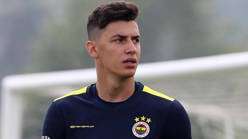 Fenerbahçe'de 4 yıldız şimdiden eşyalarını topladı! 2'si bedavaya diğer ikisi 45 milyon euro'ya...