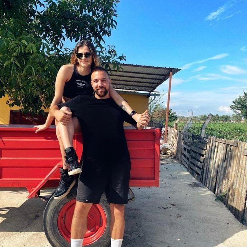 Survivor Sercan Yıldırım'ın eşi aşk pozlarını paylaştı! Nihan Yönel güzelliğiyle büyüledi...